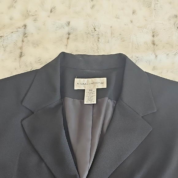 Evan Picone Classic Black Suit Jacket - Picture 6 of 16